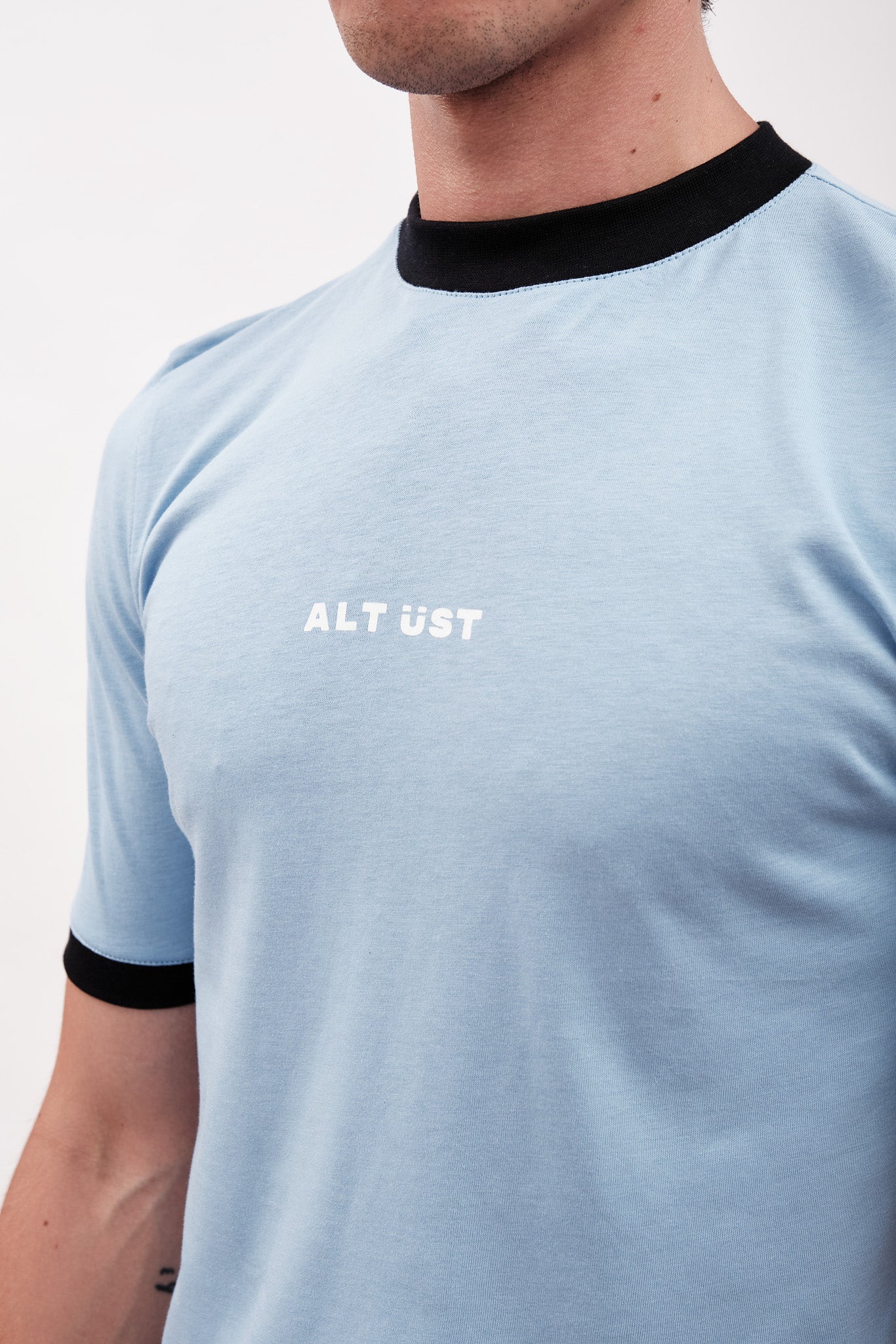 CONTRAST RIBBED T-SHIRT - BABY BLUE & NAVY - Image 5