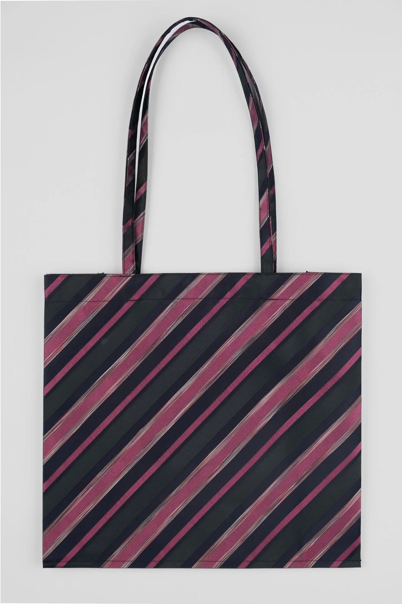 FOLDER TOTE - PLUM - Image 4