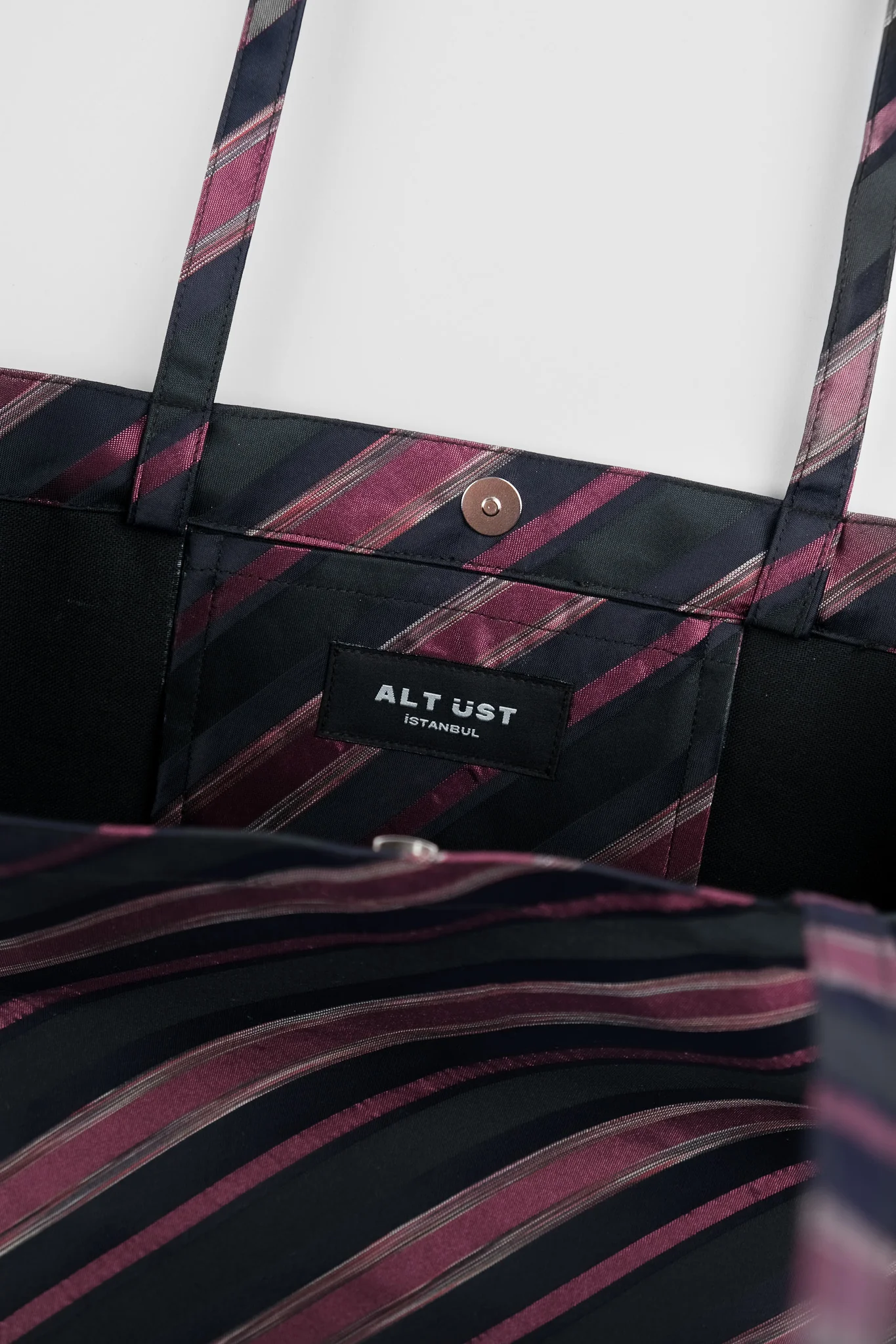 FOLDER TOTE - PLUM - Image 5