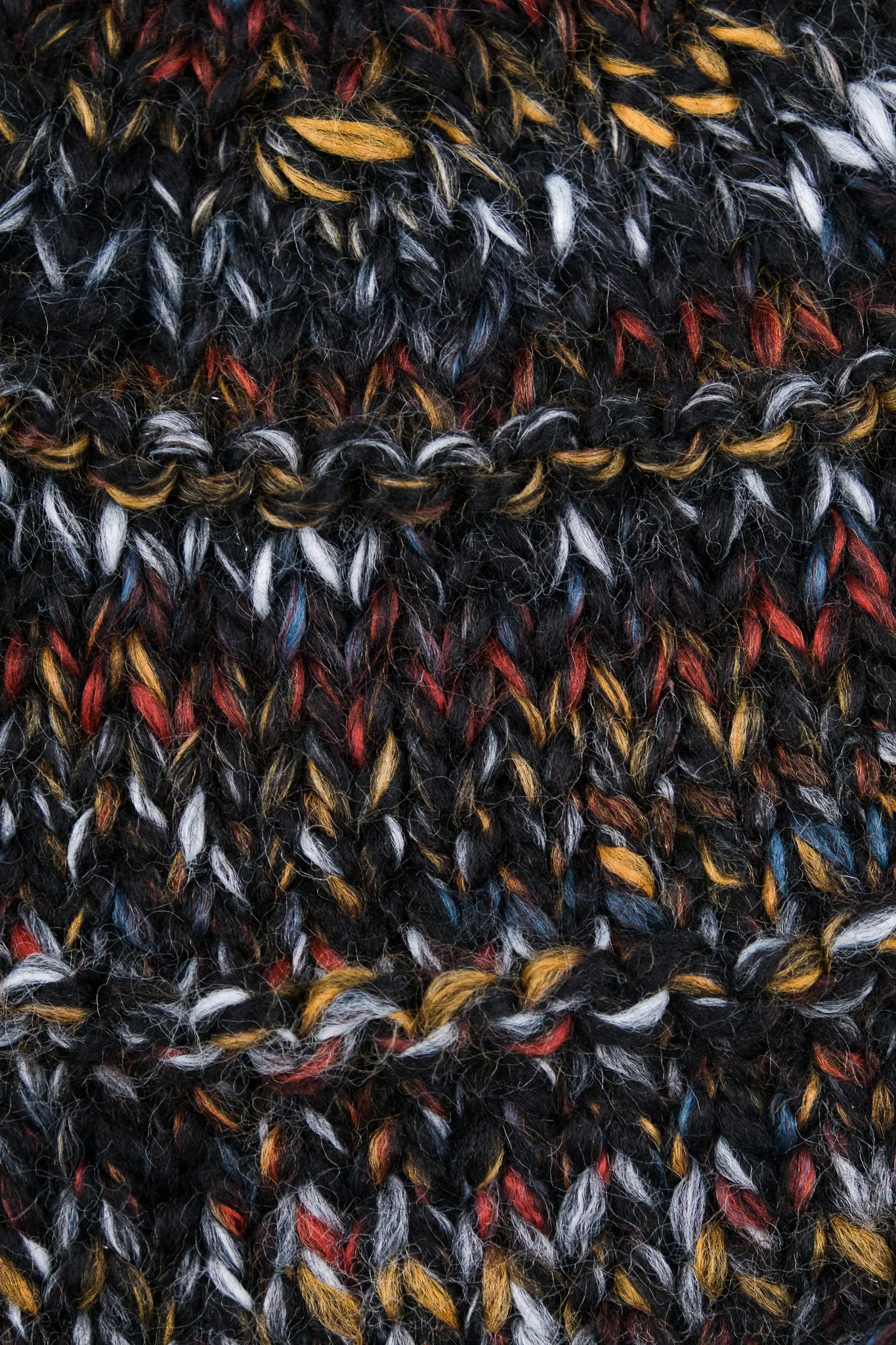 HAND-KNIT EAR FLAP BERET - BLACK - Image 4