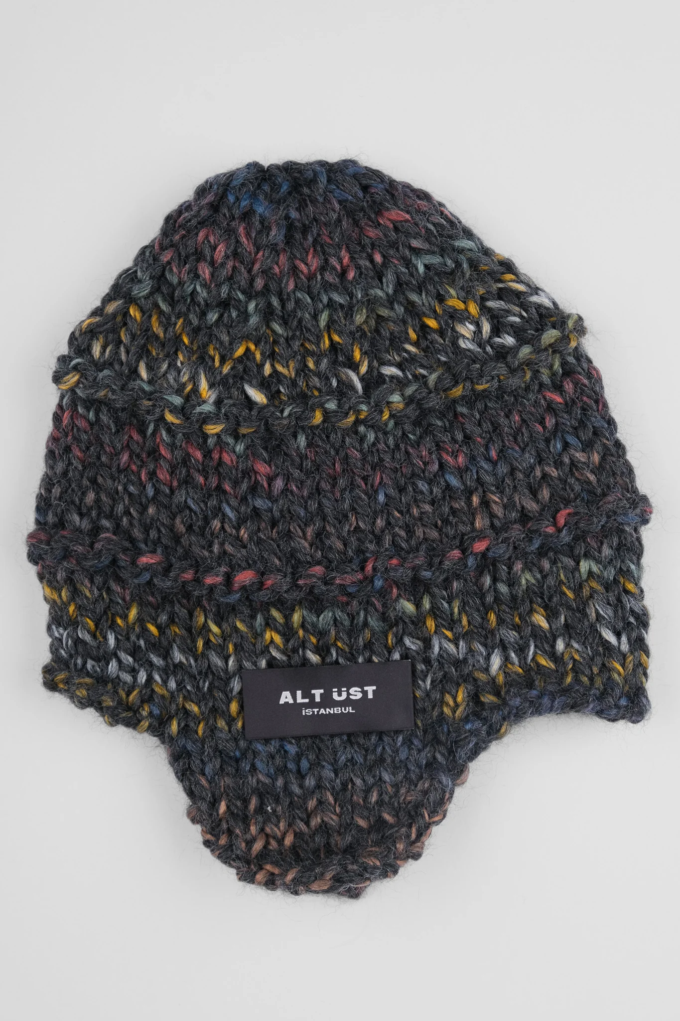 HAND-KNIT EAR FLAP BERET - CHARCOAL - Image 4