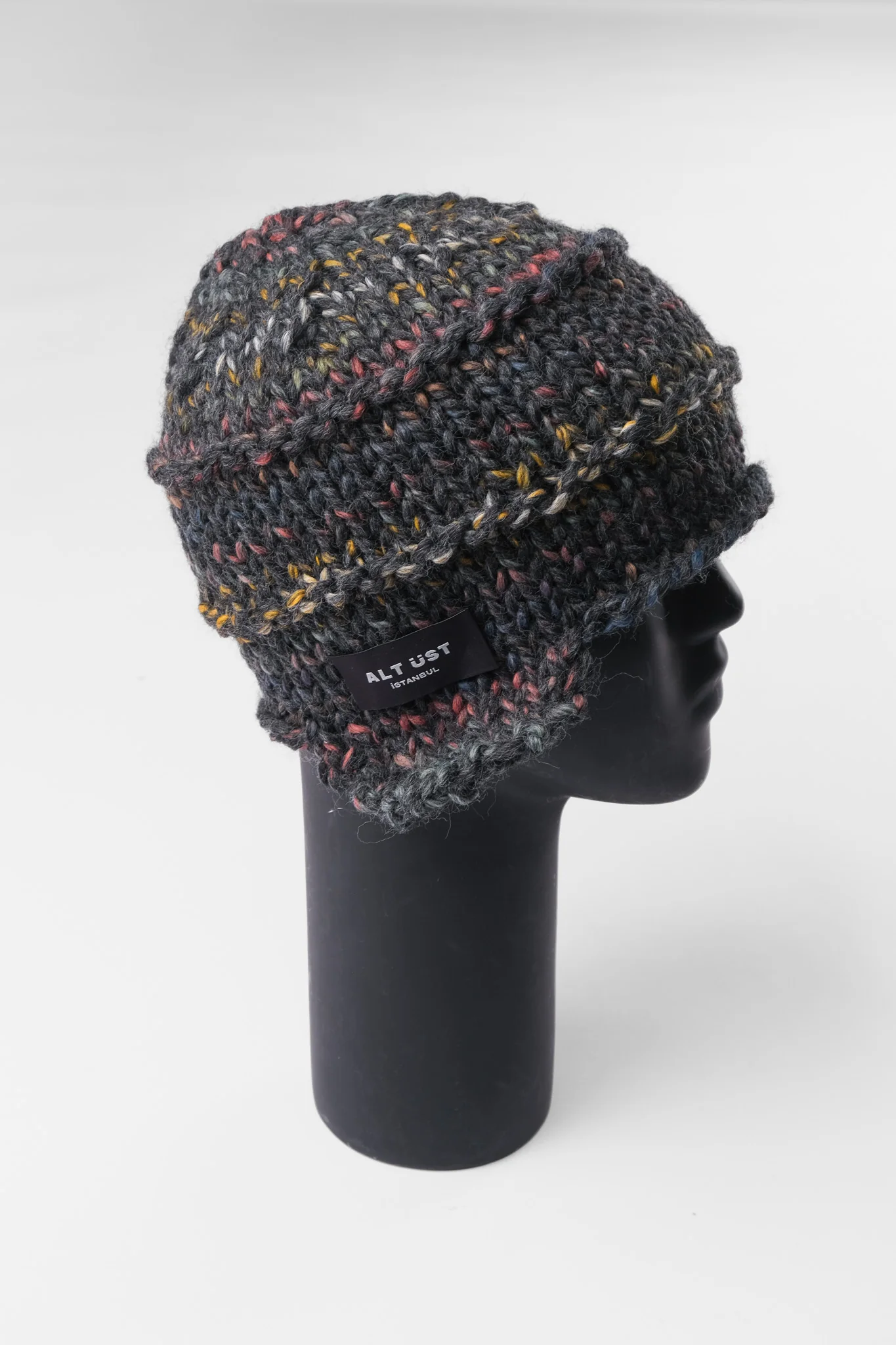 HAND-KNIT EAR FLAP BERET - CHARCOAL - Image 5