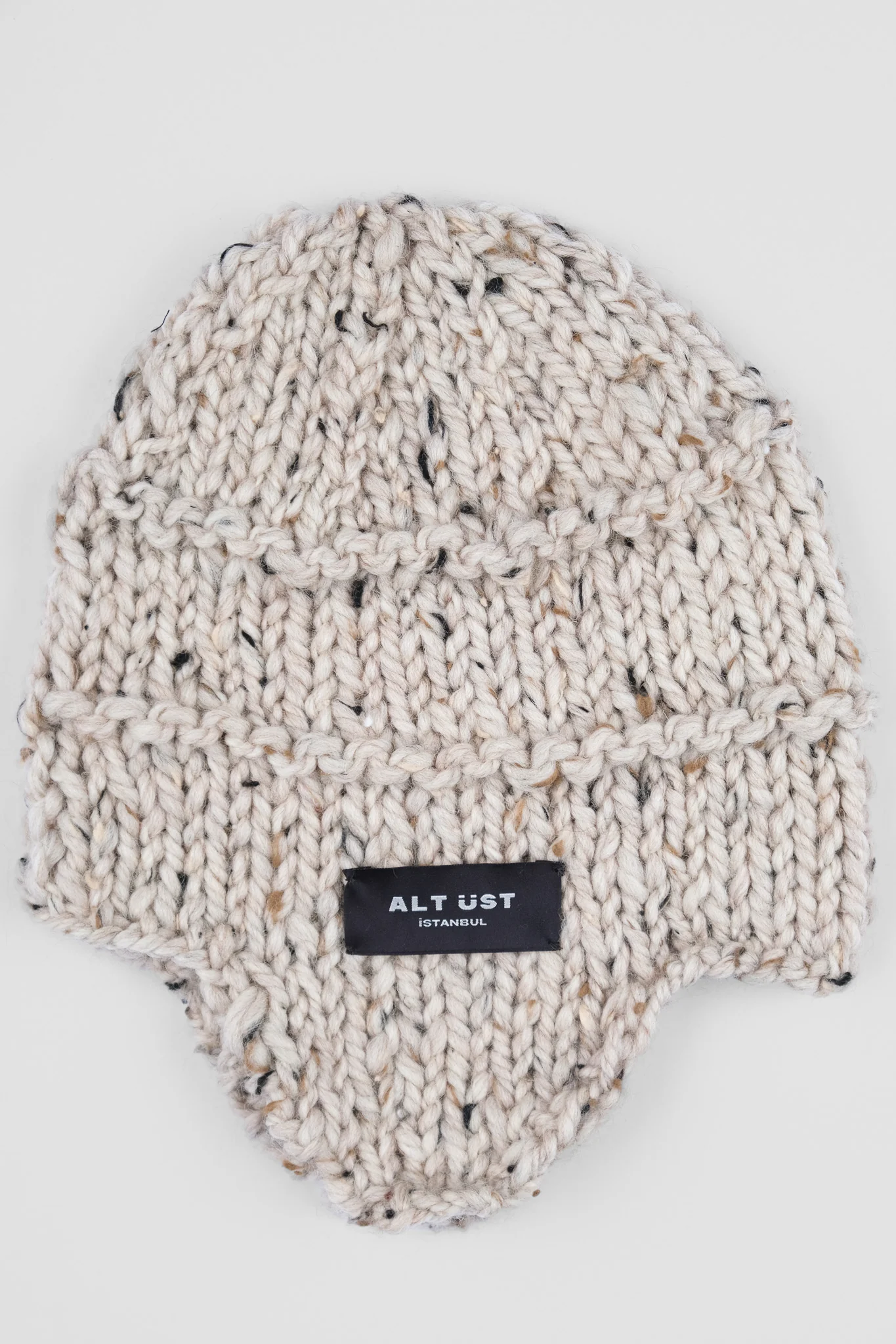 HAND-KNIT EAR FLAP BERET - OATMEAL - Image 3