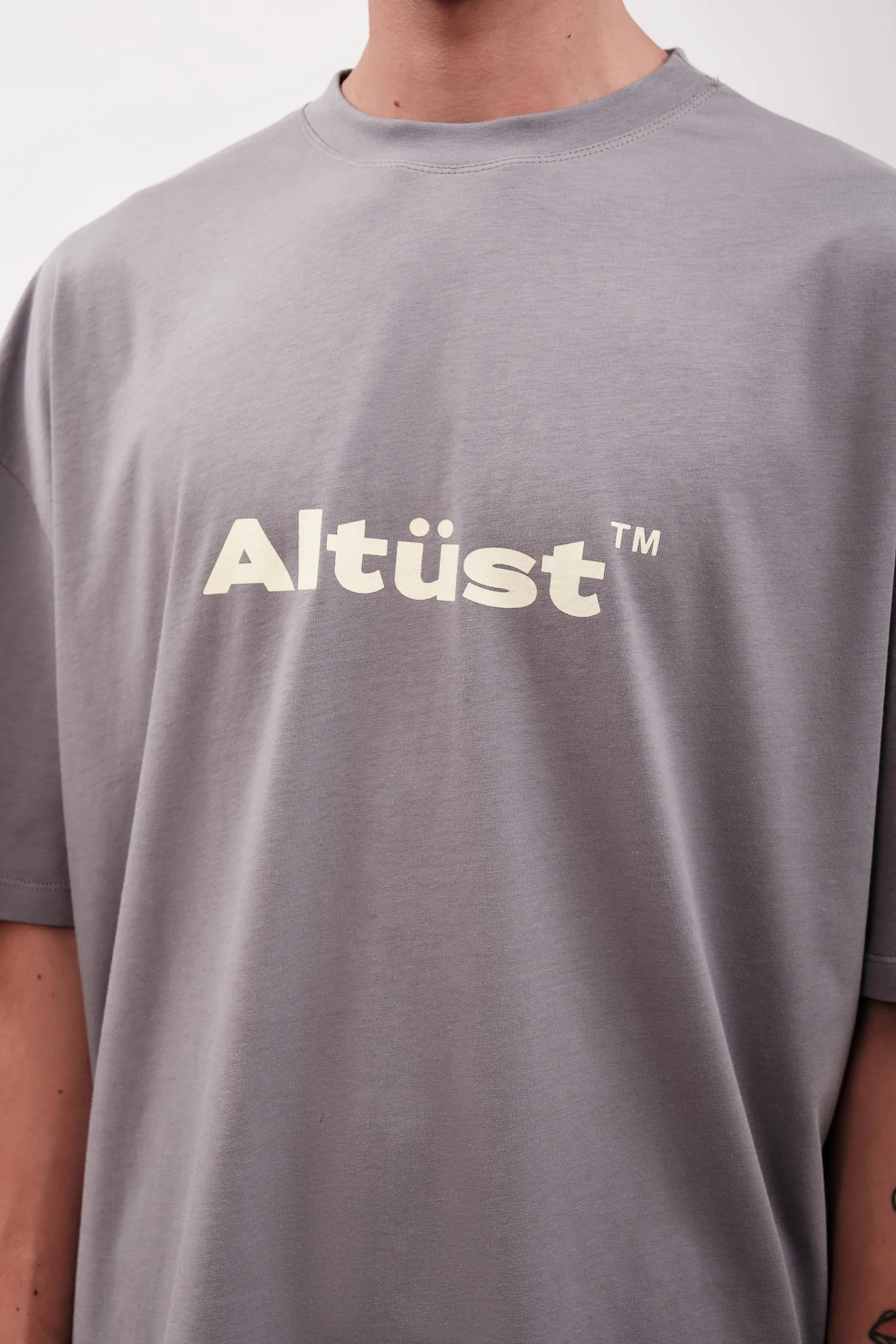 LOGO PRINTED OVERSIZE T-SHIRT - GREY - Image 5