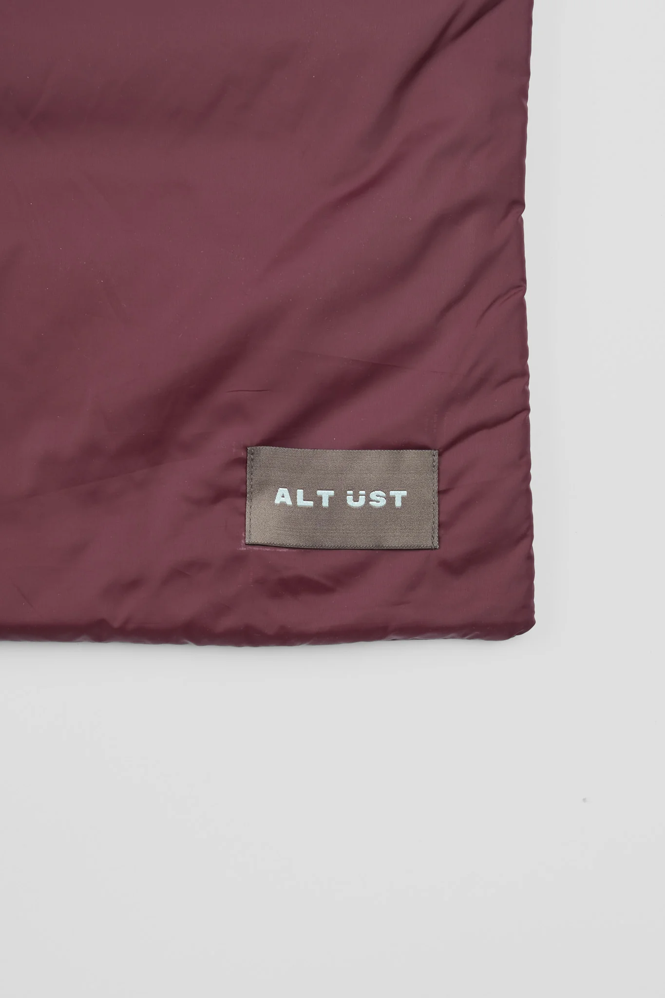 PUFFER SCARF - BORDEAUX OLIVE - Image 3