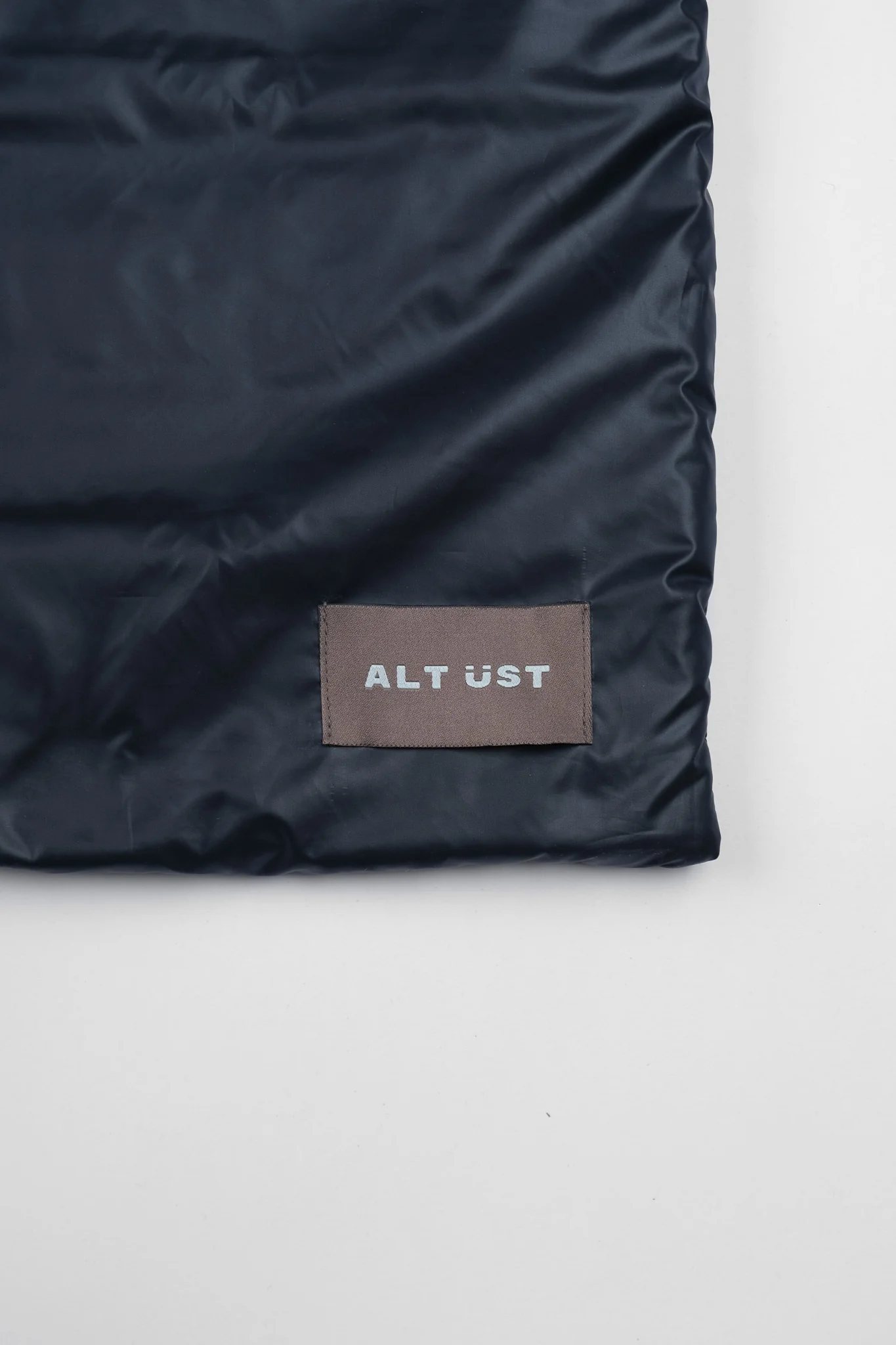 PUFFER SCARF - NAVY OLIVE - Image 3